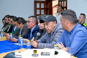 Alcalde de Zipacón impulsa iniciativas cruciales en el sector de la salud y la seguridad en primer plano