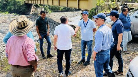 Reunión estratégica con los alcaldes de útica para intervención en la Cuenca del Río